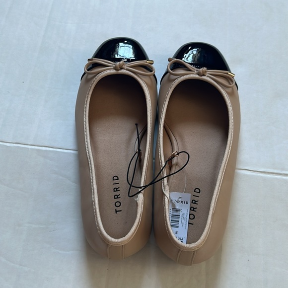 NWT Torrid Bow Detail Square Toe Flat (WW) - Picture 7 of 10